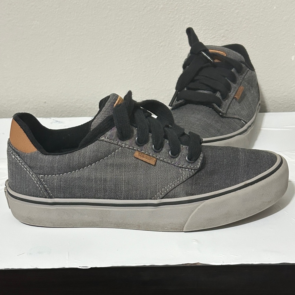 VANS - Picture 3 of 7